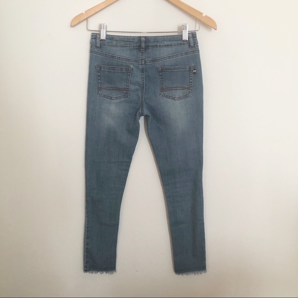 Tommy Hilfiger Girl’s Skinny Jeans Raw Distressed - Picture 2 of 8